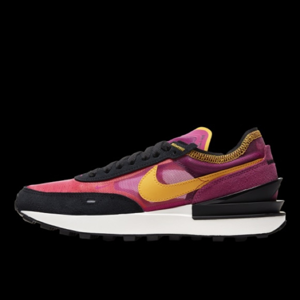 Nike Waffle One Women’s 9. Brand new, unworn, in box.
